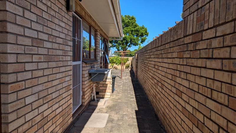 3 Bedroom Property for Sale in Denver Park Western Cape